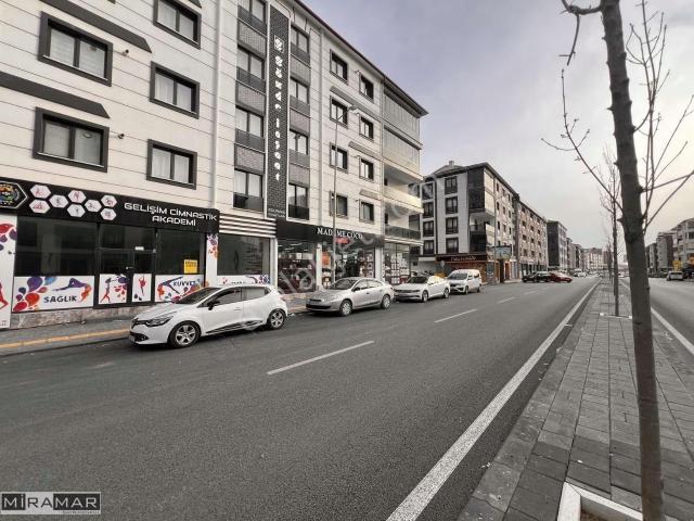 Miramar'da Numune Hastenesi Yakınında Kiralık Dükkan