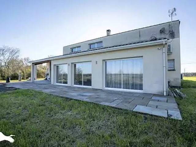 Mirambeau 17150 Achat / Vente maison 4 pièces t4 parking