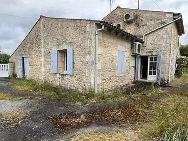 Mirambeau 17150 Achat / Vente maison 4 pièces t4 parking