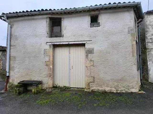 Mirambeau 17150 Achat / Vente maison 5 pièces t5 parking