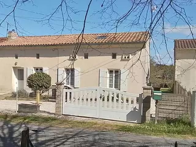 Mirambeau 17150 Achat / Vente maison 7 pièces t7 au dernier étage