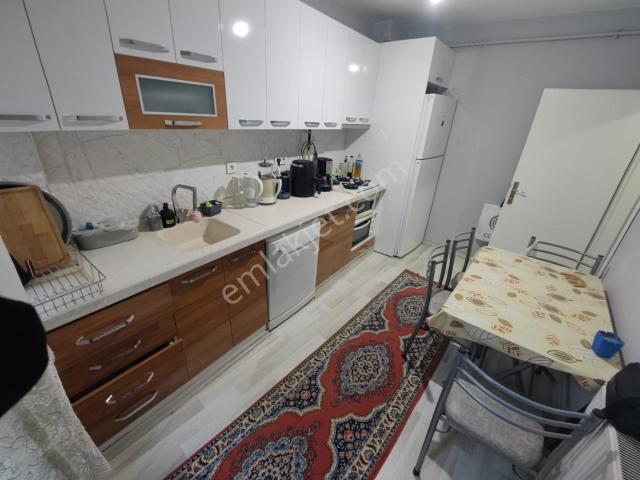 Mir'den Balıkesir Kasaplar'da İçi Yenilenmiş 2+1 Satılık Daire