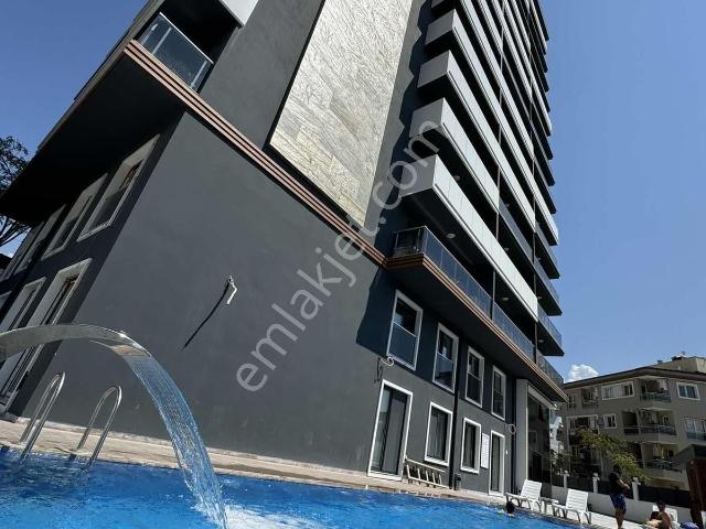 Mir'den Havuzlu Güvenlikli Sitede Kampüs Yakını Lüks Eşyalı 1+1