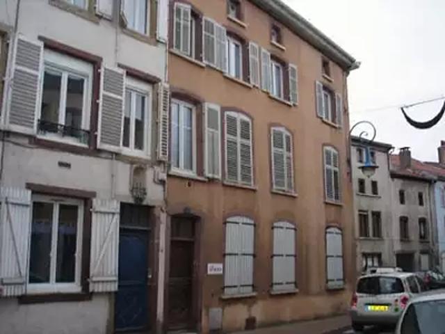 Mirecourt 88500 Location appartement au dernier étage