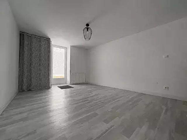 Mirebeau 86110 Achat / Vente maison 4 pièces t4 terrasse cave