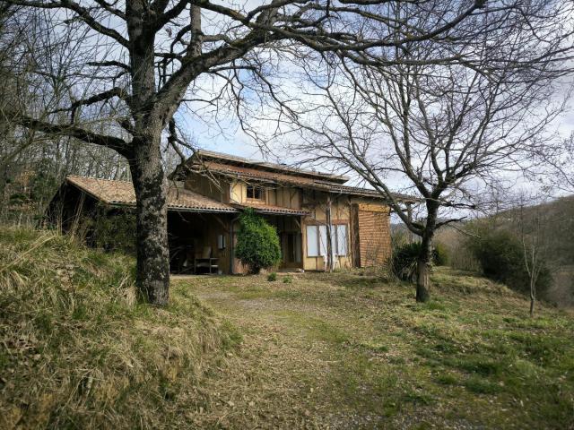 Mirepoix 10 '. calme 39 ha, maison bio climatique