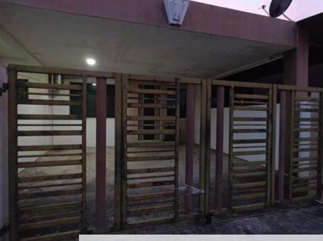 Miri Single Storey Terraced FOR Location: Villa, Senadin, Miri