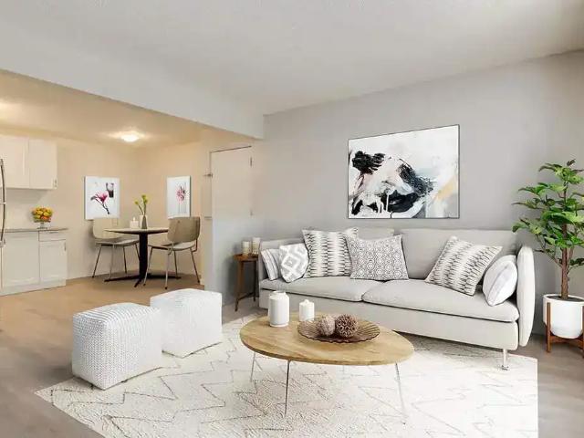 Mirror Lake Apartments