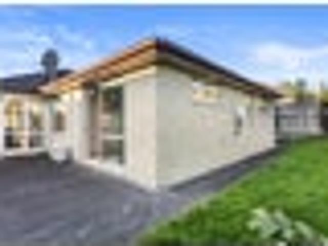 Mission Heights, 3 bedrooms, $800 pw
