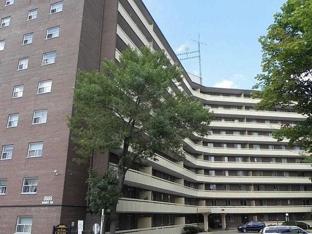 Mississauga 2bedroom Condo, Ensuite, Hwy Access