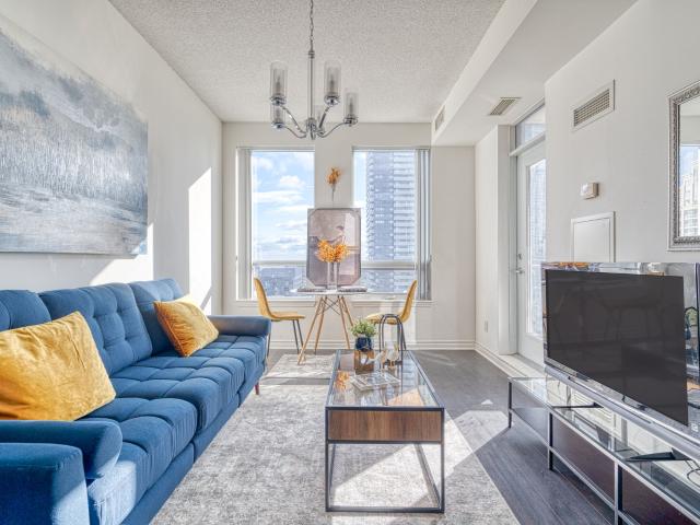 Mississauga Toronto Furnished Condo Rental at One Park Tower Chic 1 Bed + Den 2 Bathroom Suite with Balcony and Parking