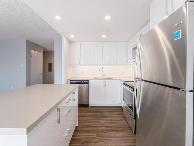 Mississauga Place 2 Bedroom Apartment for Rent at 3620 Kaneff Cres, Mississauga, ON L5A 3X1 Fairview
