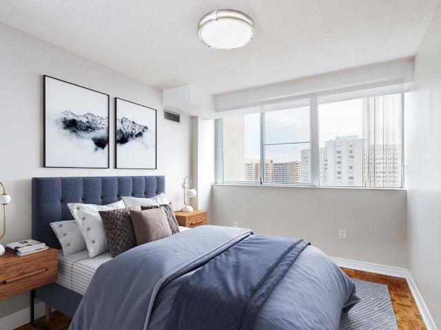 Mississauga Place 2 Bedroom Apartment for Rent at 3620 Kaneff Cres, Mississauga, ON L5A 3X1 Fairview