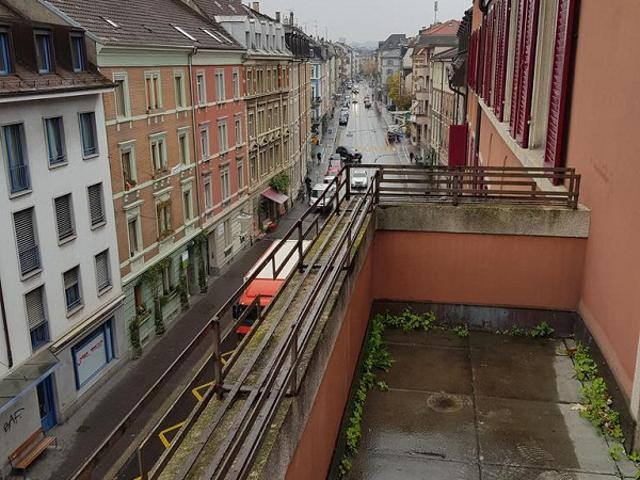 Zentrale Wohnung im 5. OG mit Balkon