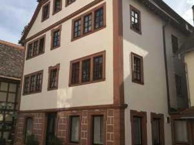 Mitten in Erbach Historisches Gebäude mit 6 Wohnungen