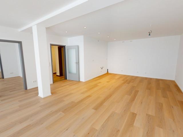 Mitten in Rosenheim: großzügige, helle 3 Zimmer Wohnung