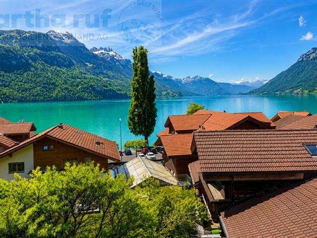 Mittelhaus mit Charme und Blick auf den See