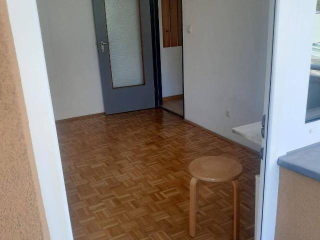 Mit Balkon: Ruhige Garconniere in Arzl