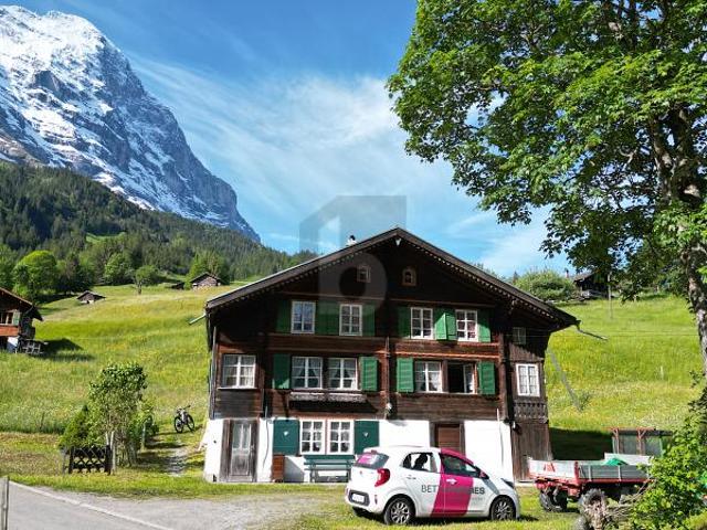 MIT BERGBLICK UND NÄHE ZUM SKIGEBIET