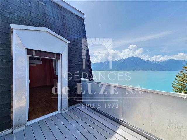 Mit Blick auf den See 1,5 Zimmer Wohnung mit Zwischenraum und Balkon
