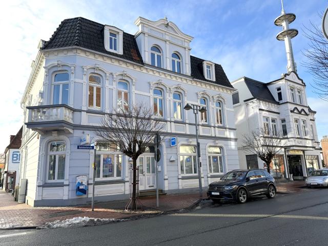 Mit Stil & Geschichte: Charaktervolle Altbauvilla in zentraler Lage von Nordenham!
