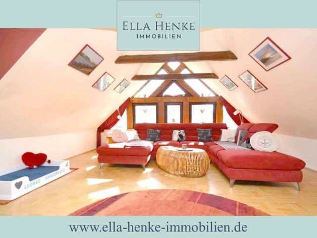 Mit PV Anlage: Top gepflegtes Mehrfamilienhaus mit 4 schönen Wohnungen + Garten.
