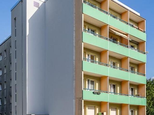 Mit WBS 1 Raumwohnung mit Badewanne und Balkon, Fahrstuhl vorhanden