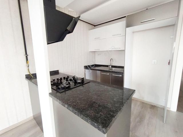Mithatpaşa Mektebim Koleji Civarı 2+1 Giyinme Odalı Çift Banyolu Doğalgaz Aktif