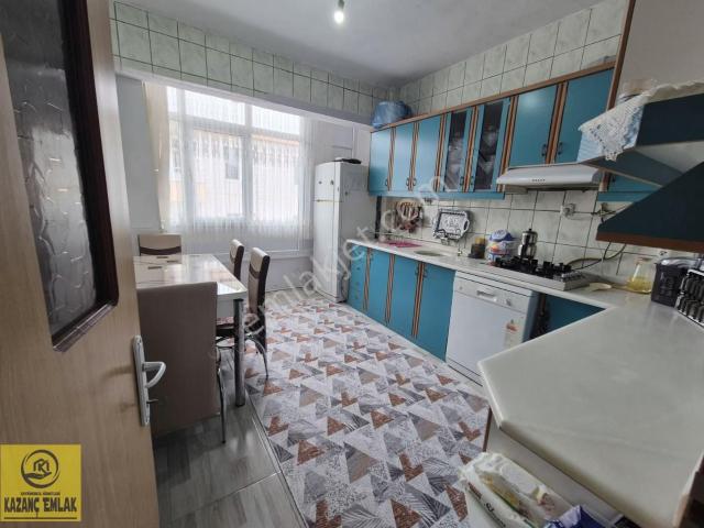 Mithatpaşa Meydana Yakın Kombili Fırsat Daire