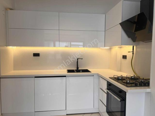 Mithatpaşa Cadde Yakını 3+1 Satılık Çift Cephe Satılık Daire