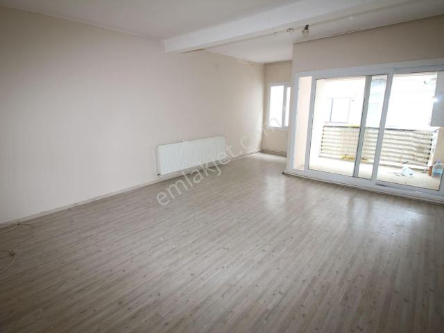 Mithatpaşa Caddesi Yakını D.gazlı Tadilatlı Kiralık 2+1 Daire