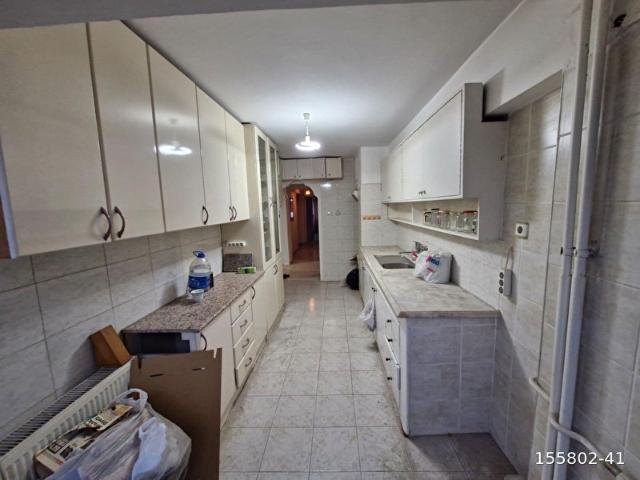 Mithatpaşa Köprü Durağında 3+1 Arakat 135 m2 Çift Cephe Çift Balkon Asansörlü Satılık Daire