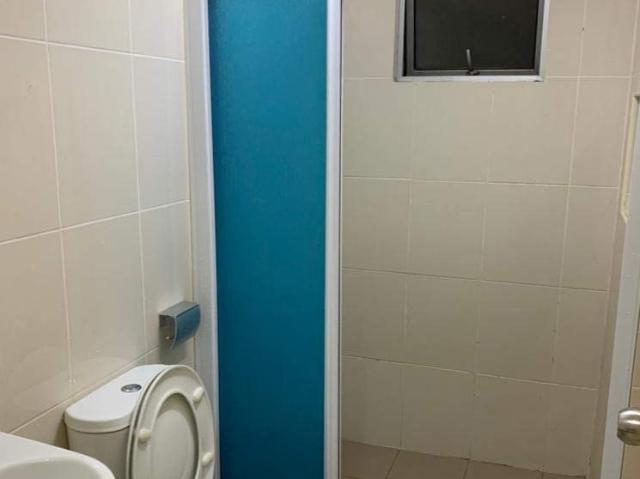 Mix Unit. Free Wifi_Medium Room Available Now