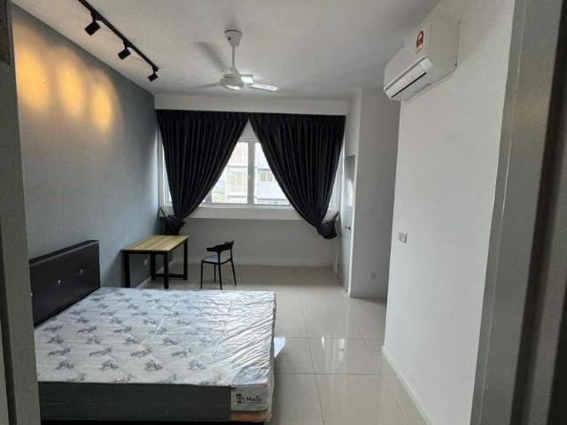 [Mixed Unit] Master Room with Private Bathroom for Rent