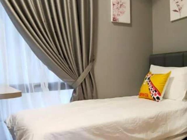 [MIXED UNIT] Emporis Kota Damansara Single Room with Window