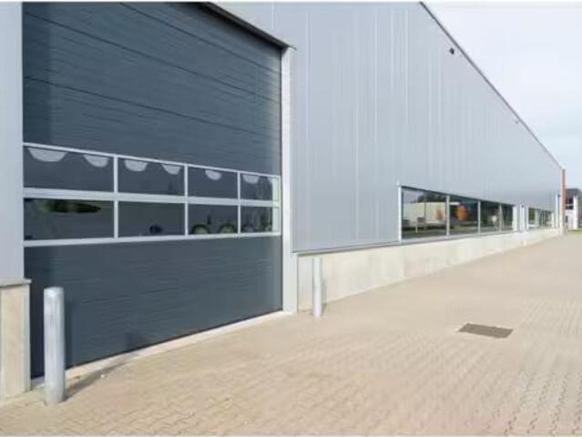 Mixed use building for rent in Mendrisio 400 m² | dreamo. Ch