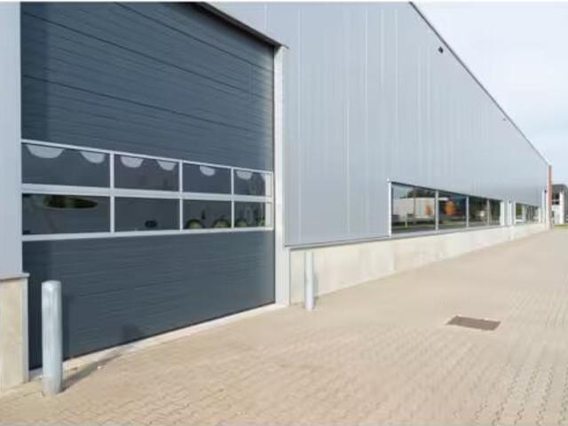 Mixed use building for rent in Mendrisio 400 m² | dreamo. Ch