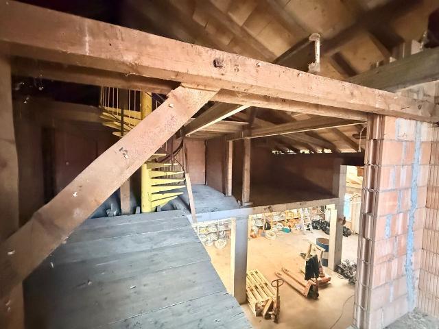 Mixed use building for rent in Tramelan Ref 7YAE 46X8 1155 | dreamo. Ch