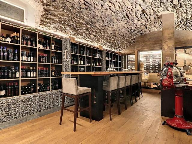 Mixed use building on sale in Bex 511 m² | dreamo. Ch