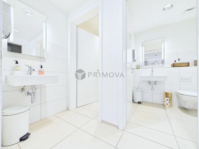 Mixed use building on sale in Glarus 2 014 m² | dreamo. Ch