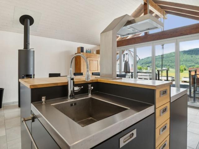 Mixed use building with 5.5 rooms on sale in Aarburg 233 m² | dreamo. Ch