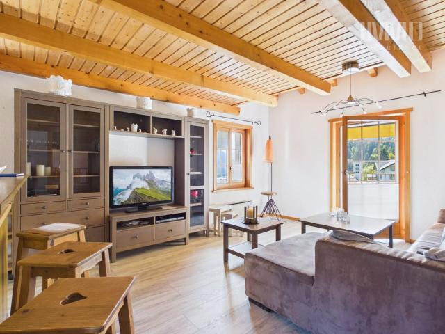 Mixed use building with 7 rooms on sale in Martigny 285 m² | dreamo. Ch