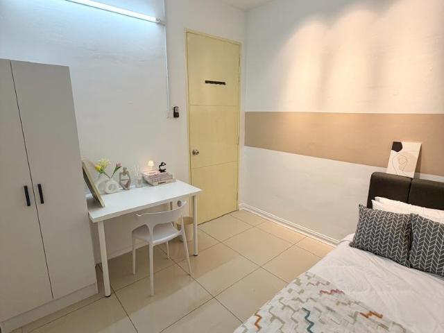 [MIXED GENDER UNIT] RM 750 SINGLE ROOM