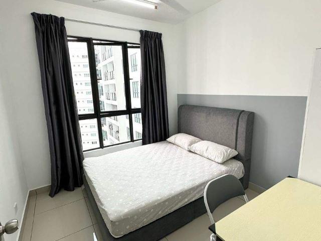 Mizumi Medium Room | Walk to MRT | Fully Furnished | Utilities Included