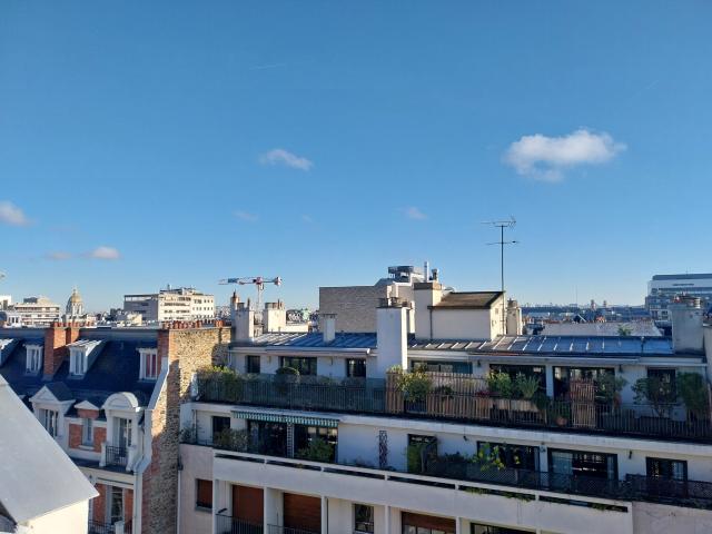Mo Volontaires studette de 8.90m2 au sol 8.10 LC