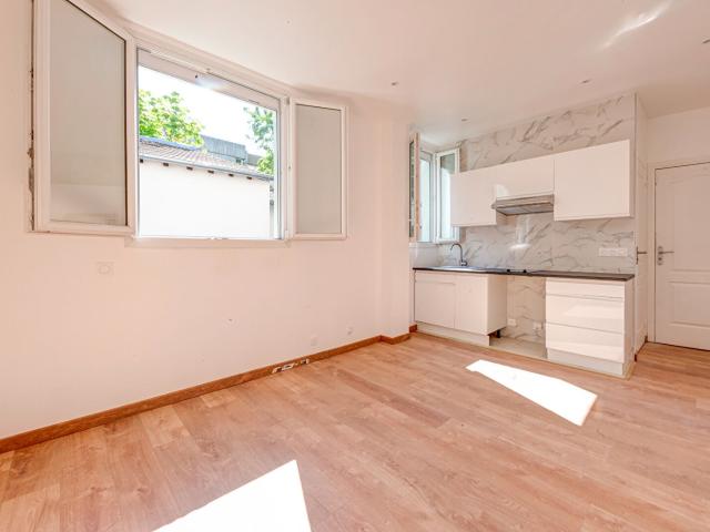 Mo CRIMEE Studio 17m2 en parfait état