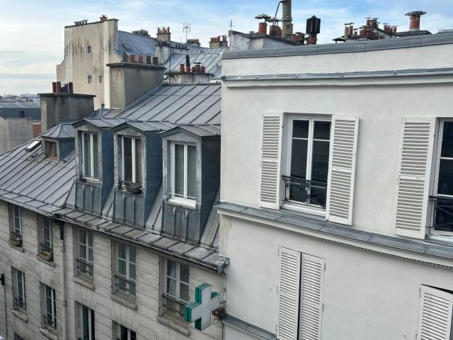 Mo Notre Dame de Lorette Studio 13m2 au sol 12m2 LC