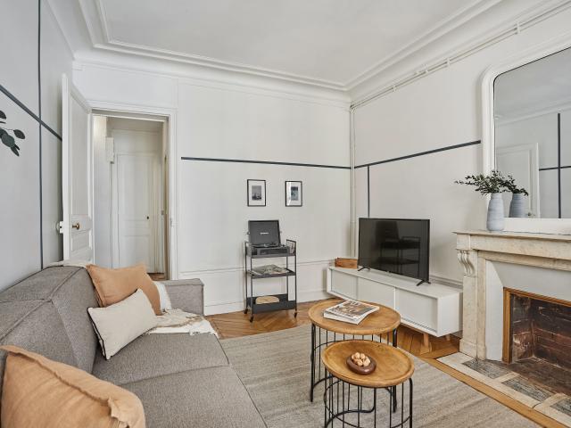 Momo 1 bedroom and a balcony in Sorbonne