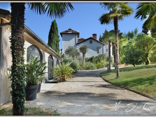 MONT DE MARSAN 40, à vendre, propriété d'exception de 420 m. 420m² Mont de Marsan