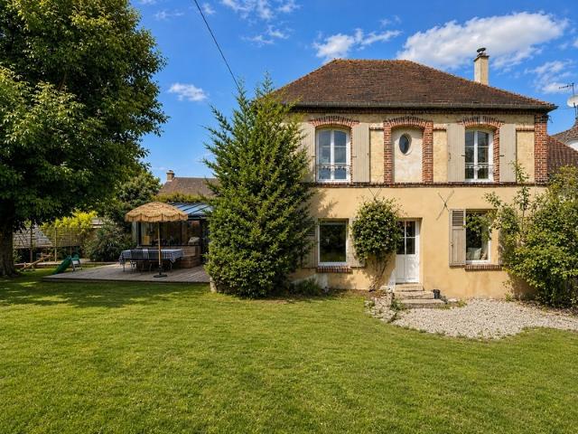 Mont l'Évêque – Maison de caractère de 135 m² avec jardin, à seulement 4 minutes de Senlis